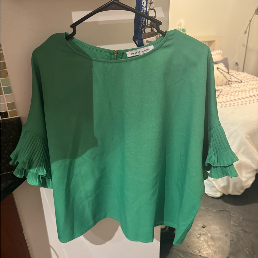 IC COLLECTION Green Flutter Sleeve Boxy Blouse